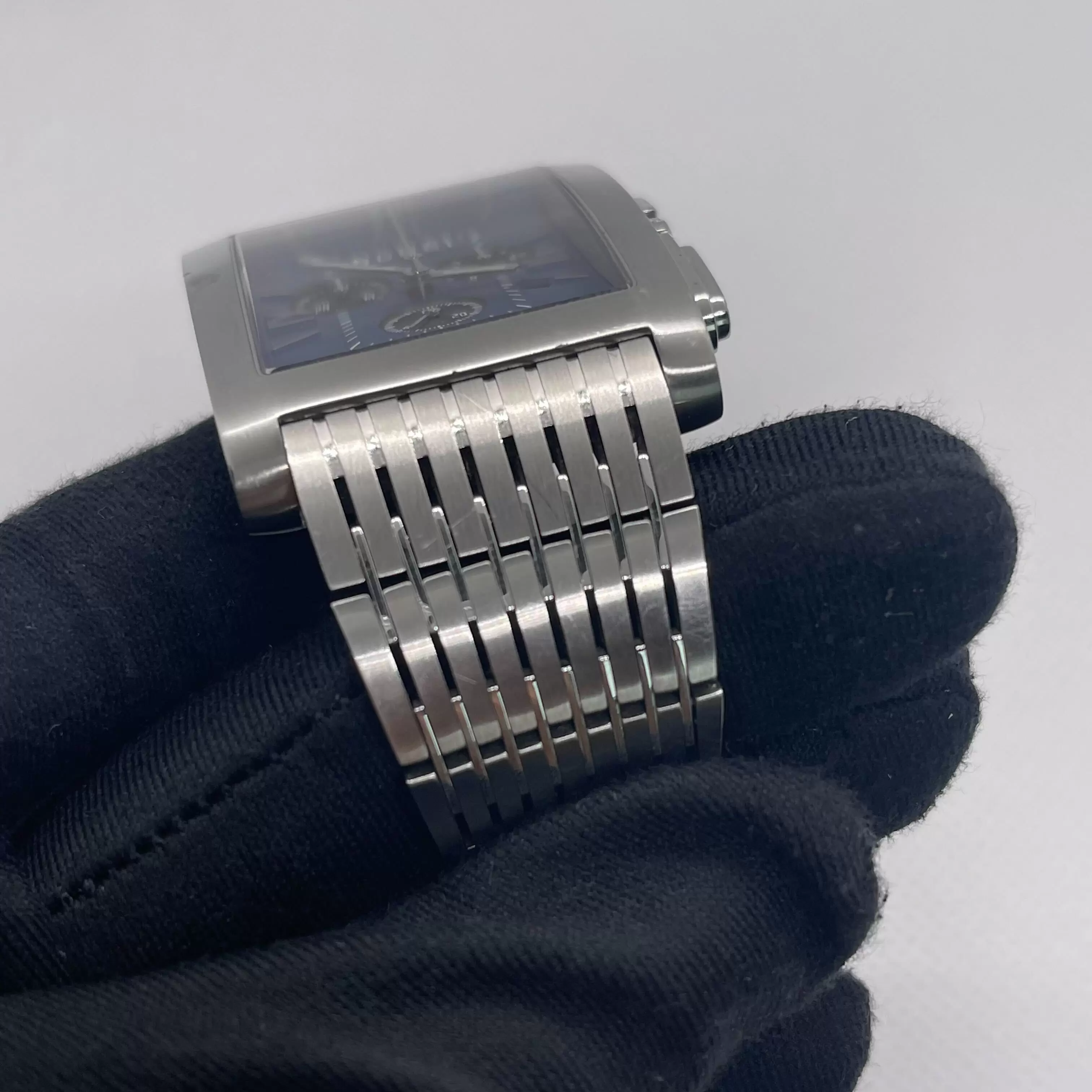 【通常価格】（未使用　展示品）グッチ GUCCI Gメトロ クロノグラフ クオーツ 腕時計 シルバー 8600M YA086318 箱付 メンズ 男性用