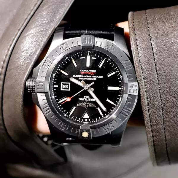 レンタル商品【V17310】BREITLING アベンジャー ブラックバード ...