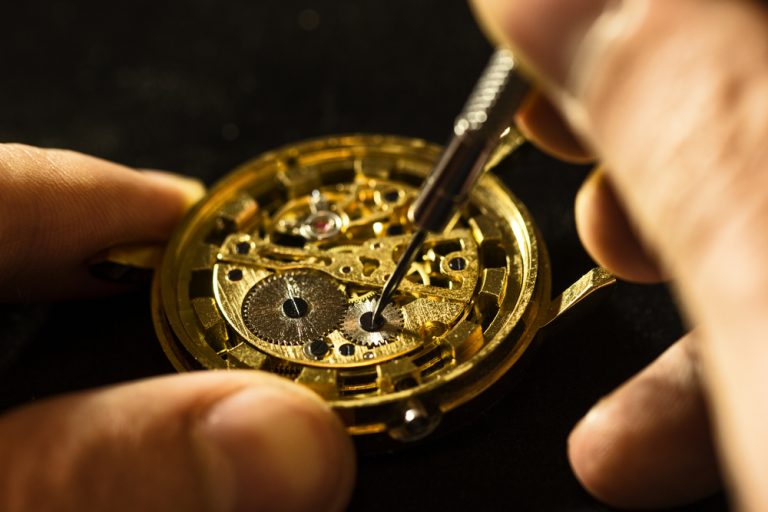 自動巻き腕時計とは？仕組みや魅力、使い方等について解説 | KARITOKEマガジン