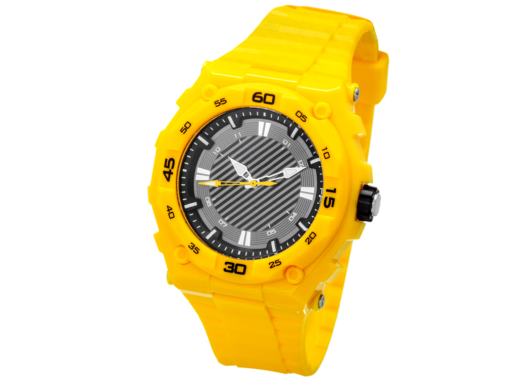 黄色のラバーベルトの腕時計