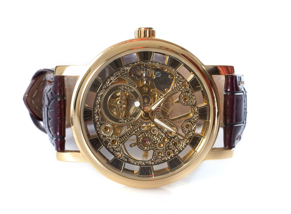 スケルトン腕時計 歯車の見える腕時計 の仕組みや種類について解説 Karitokeマガジン ブランド腕時計のレンタルサービス Karitoke